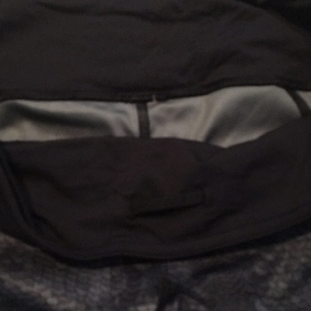 Lululemon run inspire crop size 6 - Picture 5 of 6